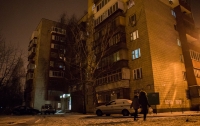 В Киеве молодая девушка выпрыгнула из окна