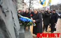 Политики почтили память Чорновола (ФОТО)