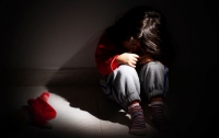 В Кривом Роге родители насиловали 4-летнюю девочку