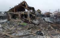 Показали последствия ракетного удара по Киевщине и разрушенные дома людей (фото)