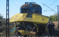 Локомотив, врезавшийся в автобус на Днепропетровщине, ехал на место аварии