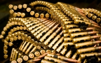 Центробанк Венгрии закупает патроны и оружие