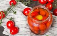Врач рассказал об огромной пользе консервированных помидоров