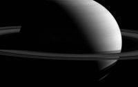 Нове, неймовірне фото планети Сатурн