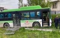 У Казахстані некерований автобус вбив п'ятьох людей (відео)