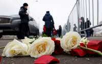 В Москве задерживают возлагавших цветы в память о Навальном