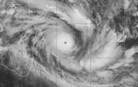 Тропический циклон «Айта» обрушился на Австралию