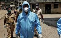 В Индии на борьбу с коронавирусом бросили вооруженные силы