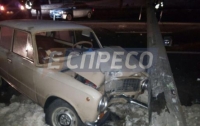 ДТП в Киев: Водитель-новичок снес электроопору в Соломенском районе