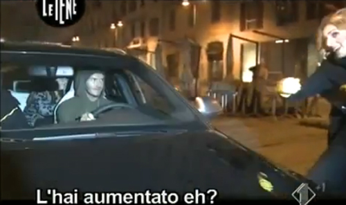 Журналистка залезла, в трусы к Бэкхему, Популярная, итальянская телеведущая, юмористического шоу, Le lene, Елена Ди Чиоччио, Дэвида Бэкхема Журналистка залезла, в трусы к Бэкхему, Популярная, итальянская телеведущая, юмористического шоу, Le lene, Елена Ди Чиоччио, Дэвида Бэкхема