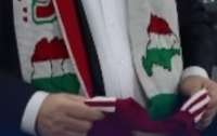 МИД Украины попросит венгерского посла объяснить, что же Орбан имел ввиду, надевая свой шарф