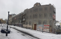 Киевская журналистка показала плачевное состояние старинных зданий на Андреевском спуске (ФОТО)