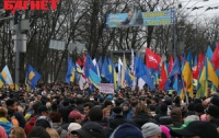Евромайдан: возле Кабмина собралось уже 4000 человек
