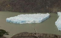 От ледника в Чили впервые за много лет откололся айсберг