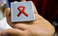 В Украине каждый день регистрируют 48 ВИЧ-инфицированных молодых людей