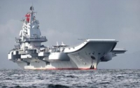 Китайский авианосец впервые вошел в порт Гонконга
