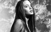 16-летняя Анджелина Джоли в дерзком бикини (ФОТО)