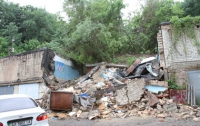 В Киеве десяток гаражей снес оползень, никто не пострадал 