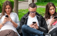 Мобильные телефоны разрушают семью - ученые