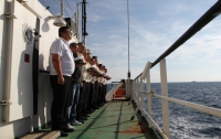 На борту корабля «Кременец» почтили память моряков, погибших на борту подлодки «Щ-216»