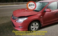 Под Киевом произошло смертельное ДТП: Автомобиль сбил пешехода, перебегавшего шоссе