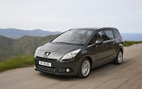 Peugeot готовит большой кроссовер из минивэна 5008