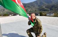 Прапор Азербайджану президент підняв над Карабахом