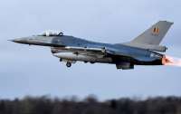 Бельгія на рік відклала передачу F-16 Україні