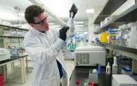 Експериментальна вакцина Moderna та Merck рятує від раку шкіри, – Reuters