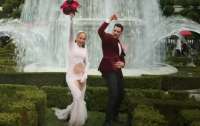 Дженіфер Лопес знялася у новому кліпі у весільній сукні українського дизайнера