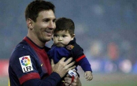 Лионель Месси впервые показал сына (ФОТО)