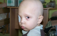 Двухлетнего Луку лечат в Национальном институте рака
