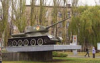 Киевские националисты сожгли танк на «Шулявке» (ВИДЕО)