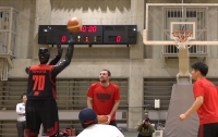 В Японии робот обыграл человека в баскетбол (видео)