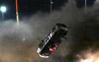 Автомобіль американського гонщика NASCAR перекинувся десять разів під час заїзду (відео)