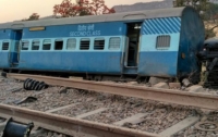 Трагедия в Индии: поезд сошел с рельсов