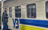 Тысячи украинцев встретят Новый год в поездах