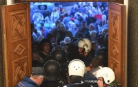В Македонии протестующие взяли штурмом парламент