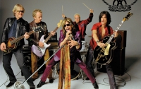 Aerosmith отменила концерт в Джакарте из-за угрозы теракта