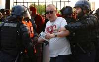 В Париже задержали 68 фанатов футбола за различные нарушения во время Лиги чемпионов