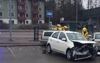 В Хельсинки автомобиль въехал в толпу людей возле метро