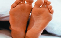 Ученые узнали, от чего зависит хрупкость костей ног мужчин