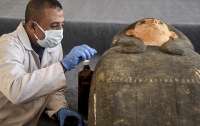 Археологи нашли в Египте 54 саркофага и древние игры