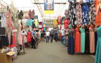 Кабмин позволил работать вещевым рынкам