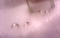 В водоемах спутника Сатурна нашли пузыри (видео)
