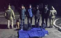 Пограничники задержали уклонистов, которые пытались уплыть в Румынию на надувном матрасе