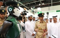 Каждый четвертый полицейский в Дубае будет роботом (видео)