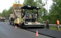 За полгода дорожные службы отремонтировали украинские дороги на 2,2 миллиарда гривен
