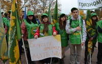 Активистка «зеленых» вышла на акцию протеста в соболиной шубе (ФОТО)
