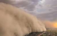 Европу накрыло гигантское пылевое облако из Сахары